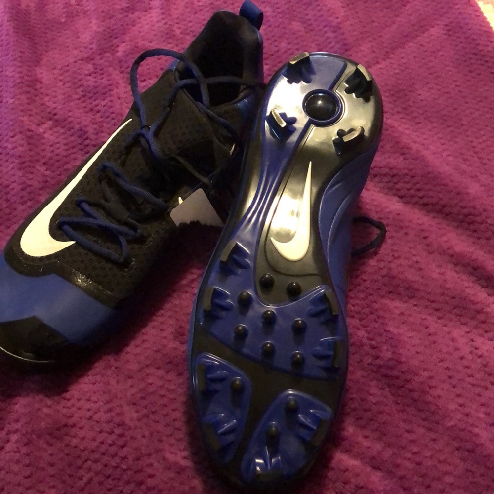 Baseball Cleats - Picture 4 of 6
